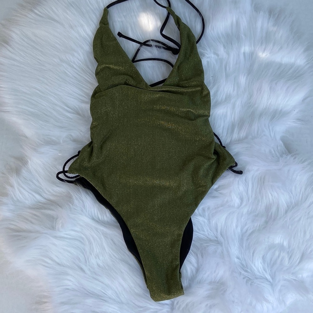 New GUESS One Piece Swimsuit SZ S